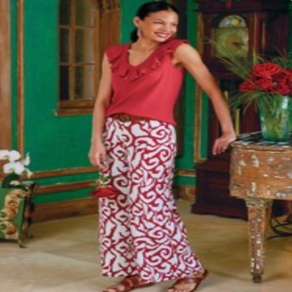 Soft Surroundings Red and White Swirl flattering pants ❤️